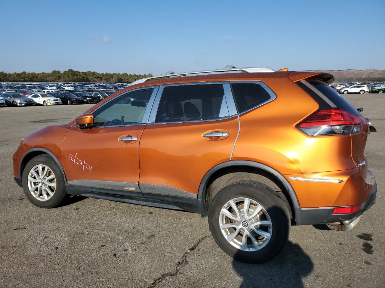 2017 Nissan Rogue VIN JN8AT2MVXHW254986 Copart auction photo, front end / side damage thumbnail 2