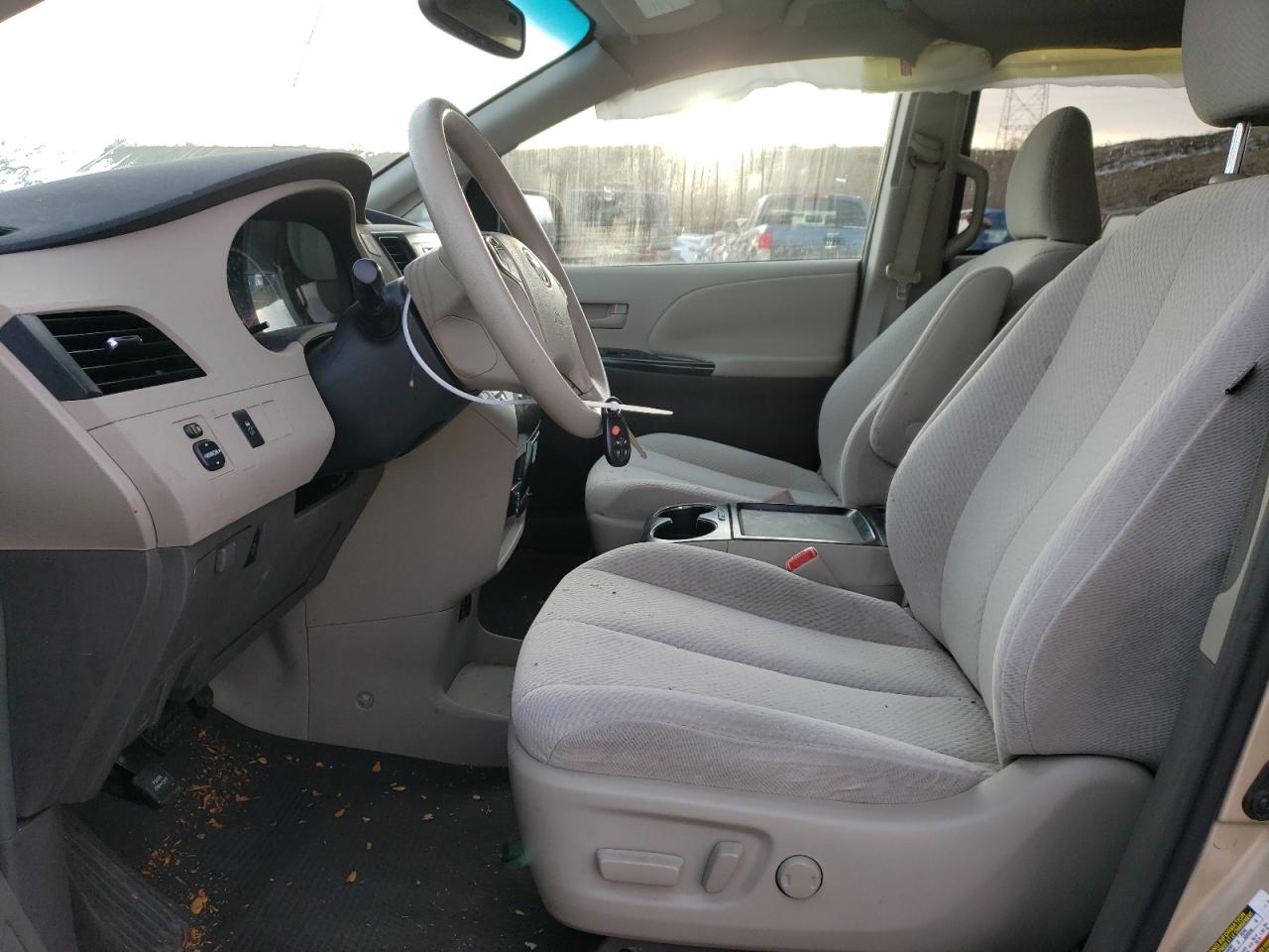2011 Toyota Sienna VIN 5TDKK3DC9BS035967 Copart auction photo, side / rear end damage thumbnail 7