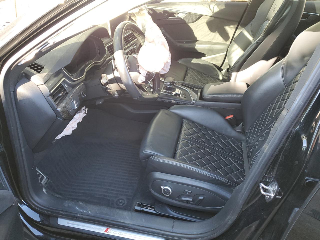 2019 Audi RS4 VIN WAUB4AF42KA034240 Copart auction photo, front end / minor dent/scratches damage thumbnail 7