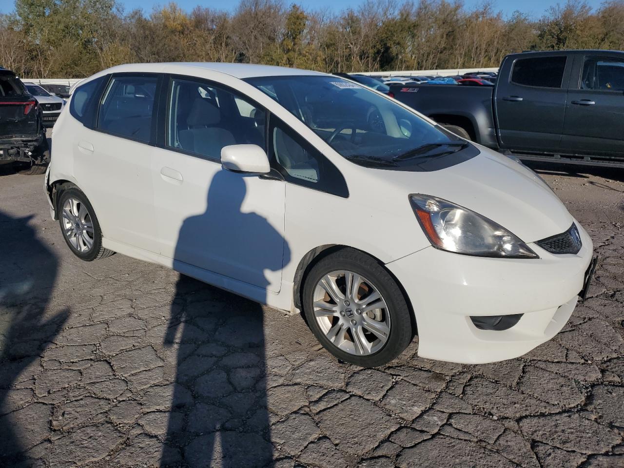 2011 Honda Fit VIN JHMGE8H63BC023246 Copart auction photo, rear end / minor dent/scratches damage thumbnail 4