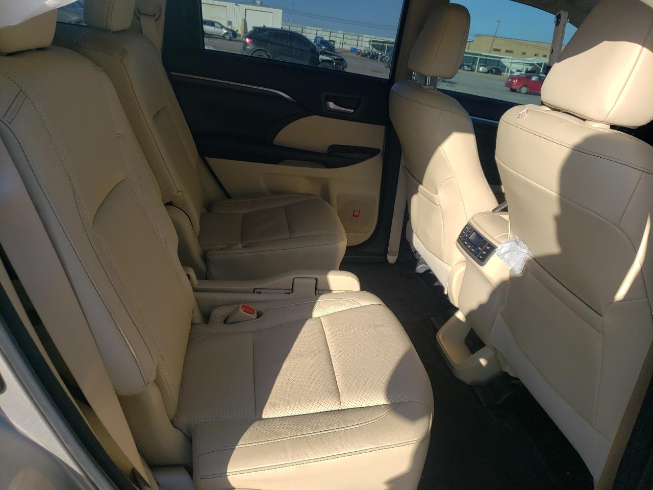 2016 Toyota Highlander VIN 5TDDKRFH0GS249029 Copart auction photo, rear end / side damage thumbnail 12