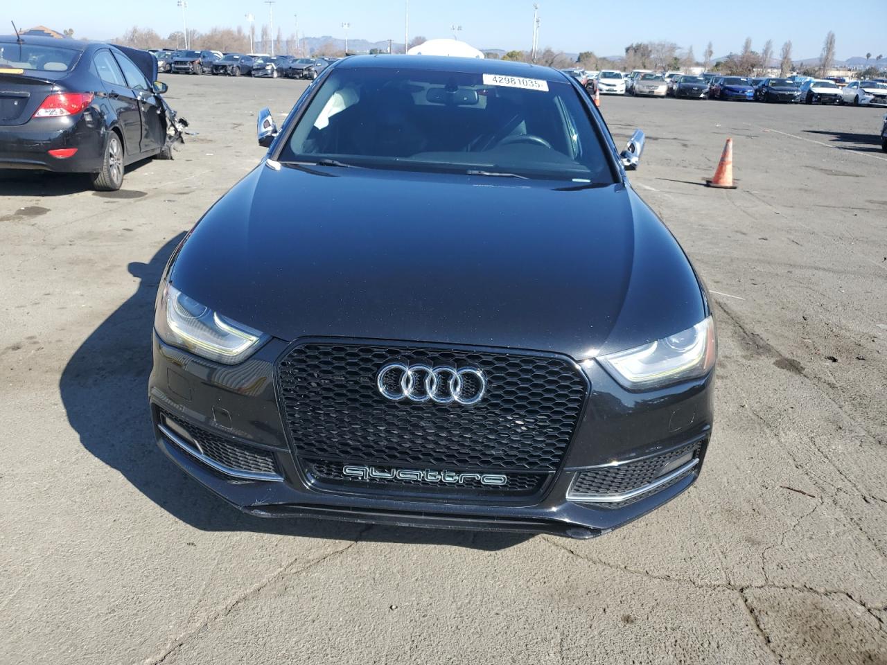 2015 Audi RS4 VIN WAUBGAFL8FA004955 Copart auction photo, side / minor dent/scratches damage thumbnail 5
