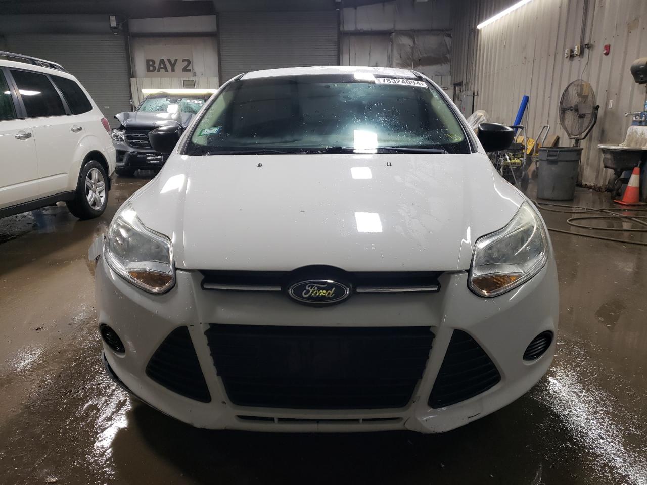 2013 Ford Focus VIN 1FADP3E2XDL276091 Copart auction photo, front end / side damage thumbnail 5