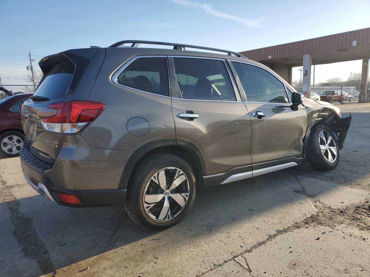 2019 Subaru Forester VIN JF2SKAWC6KH546687 Copart auction photo, front end / side damage thumbnail 3
