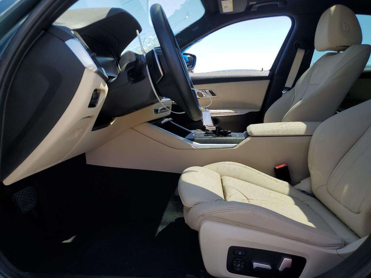 2020 BMW 3er VIN 3MW5R1J08L8B29272 Copart auction photo, vandalism damage thumbnail 7