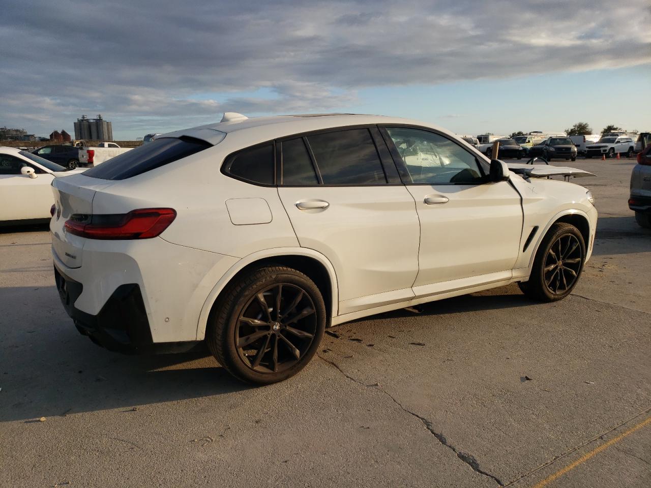 2024 BMW X4 VIN 5UX33DT09R9V66933 Copart auction photo, front end / rear end damage thumbnail 3