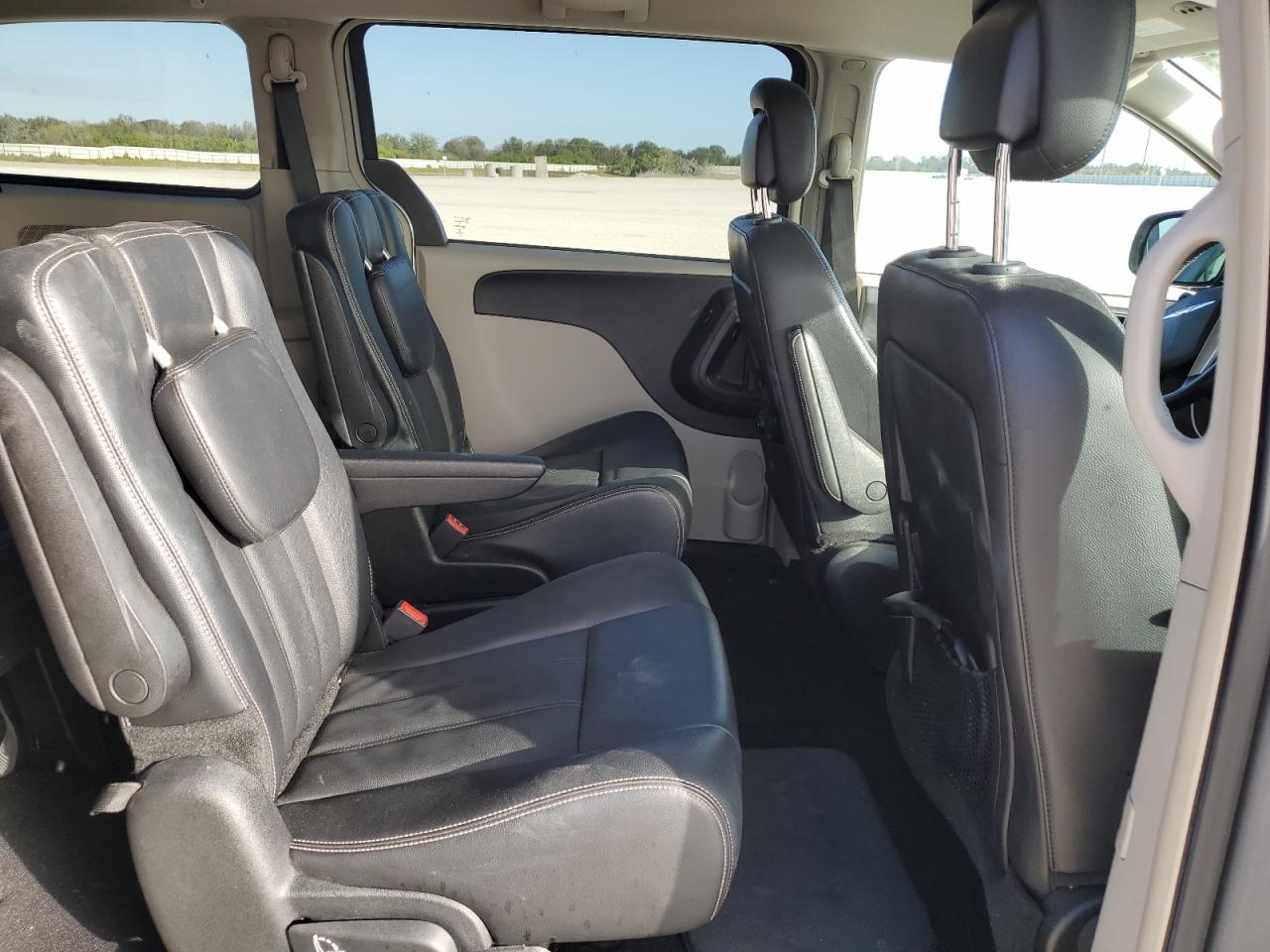2014 Chrysler Town & Country VIN 2C4RC1BG5ER110859 Copart auction photo, front end damage thumbnail 11
