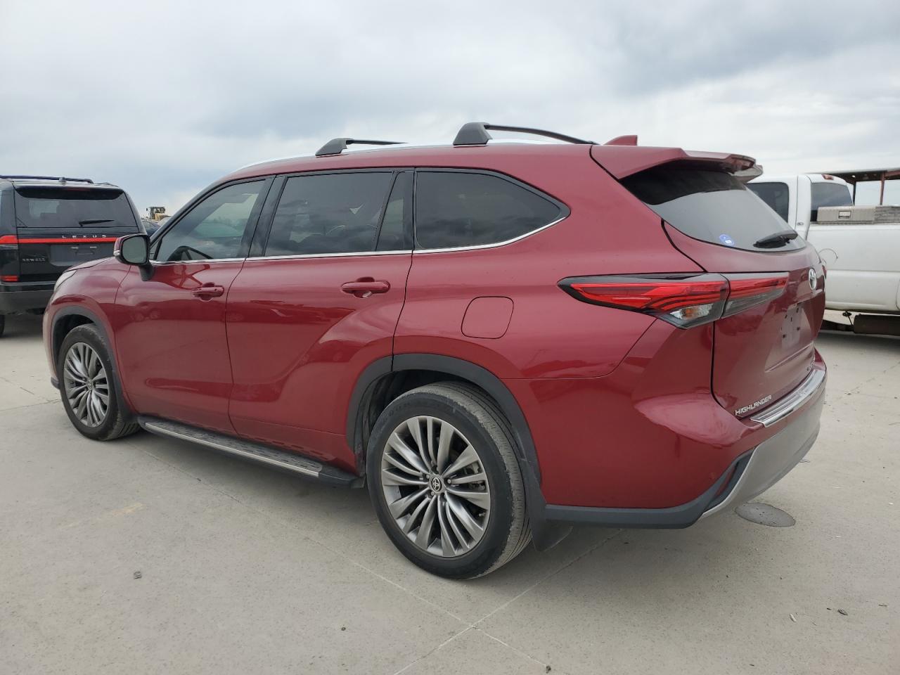 2022 Toyota Highlander VIN 5TDFZRBH3NS184197 Copart auction photo, hail damage thumbnail 2