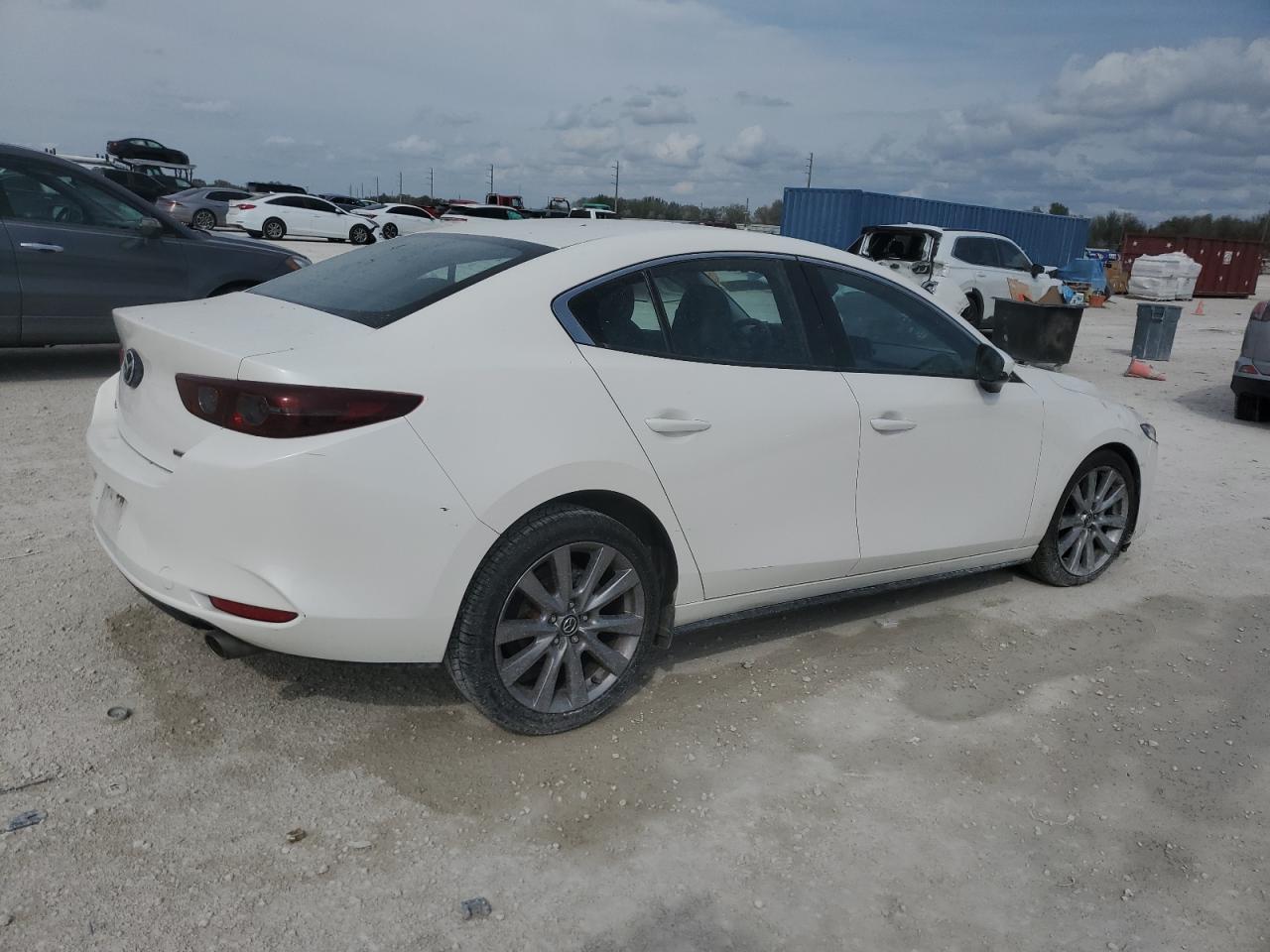 2021 Mazda 3 VIN JM1BPABL2M1334709 Copart auction photo, front end / side damage thumbnail 3