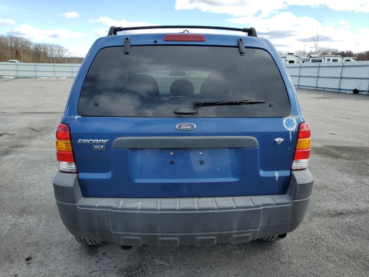 2007 Ford Escape VIN 1FMYU93157KA12199 Copart auction photo, front end / minor dent/scratches damage thumbnail 6