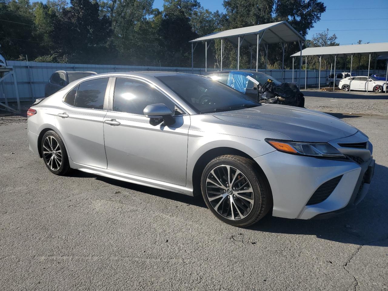 2018 Toyota Camry VIN 4T1B11HK6JU533851 Copart auction photo, side / rear end damage thumbnail 4