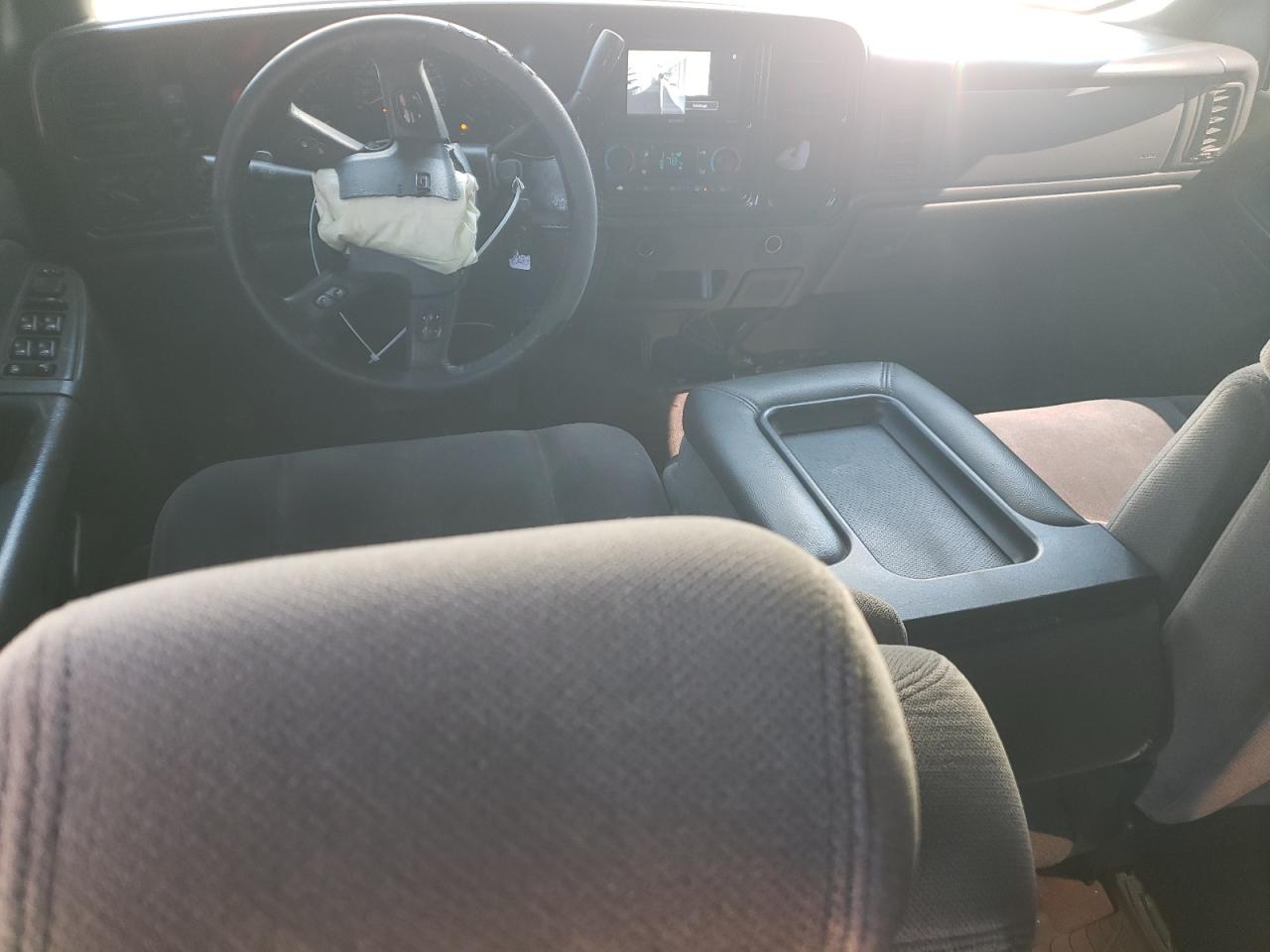 2006 GMC Sierra VIN 2GTEC13T361230525 Copart auction photo, front end damage thumbnail 8