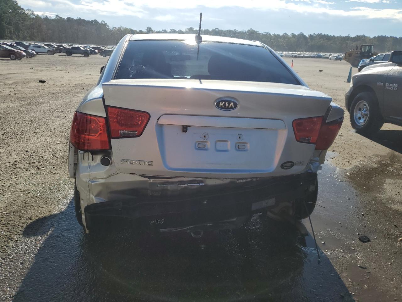 2010 KIA Forte VIN KNAFU4A25A5055065 Copart auction photo, rear end / front end damage thumbnail 6