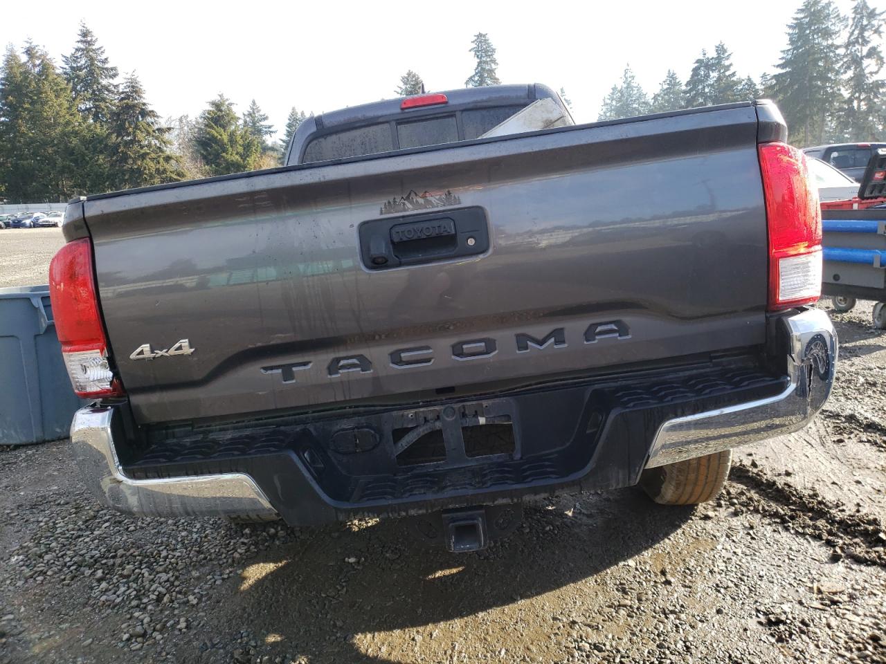 2017 Toyota Tacoma VIN 5TFSZ5AN5HX117999 Copart auction photo, all over damage thumbnail 6