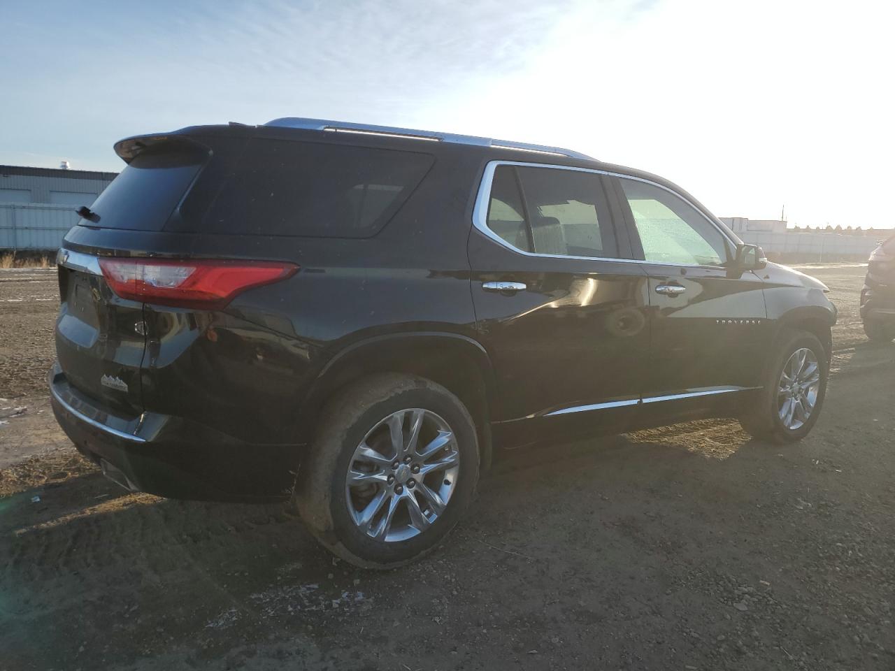 2018 Chevrolet Traverse VIN 1GNEVKKW5JJ183371 Copart auction photo, frame damage / all over damage thumbnail 3