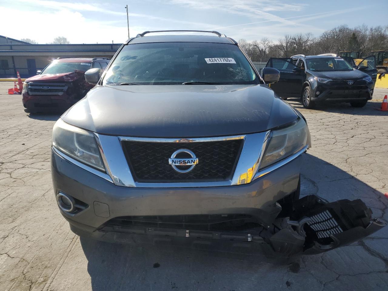 2016 Nissan Pathfinder VIN 5N1AR2MNXGC668940 Copart auction photo, front end / minor dent/scratches damage thumbnail 5