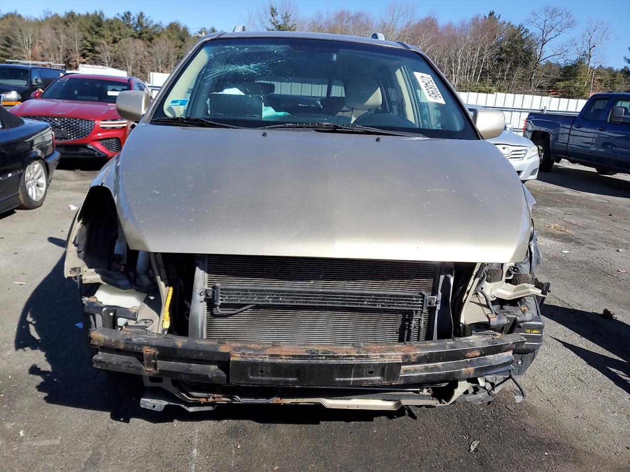2007 Hyundai Entourage VIN KNDMC233676021730 Copart auction photo, front end / minor dent/scratches damage thumbnail 5