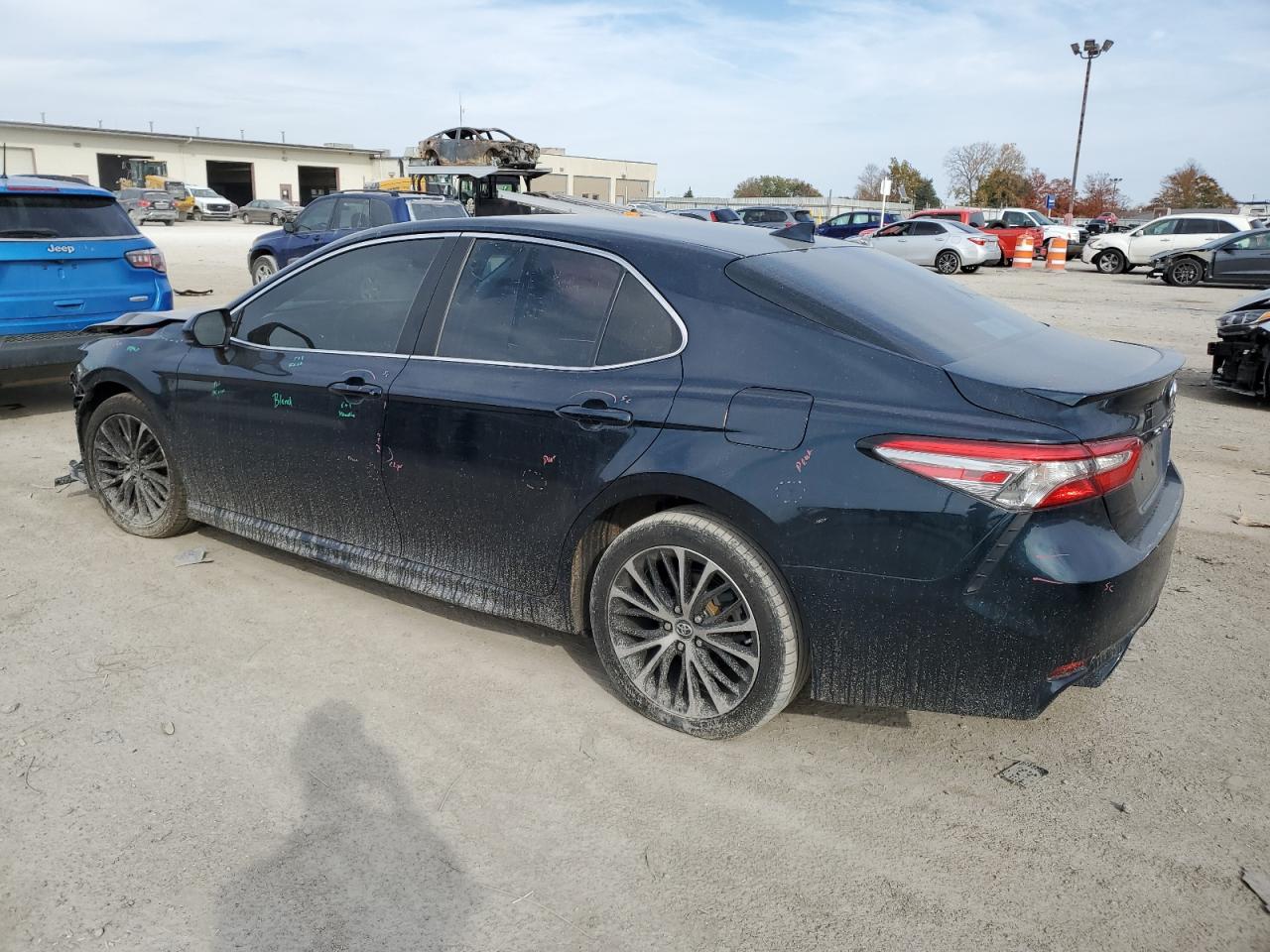 2019 Toyota Camry VIN 4T1B11HK5KU286906 Copart auction photo, front end / minor dent/scratches damage thumbnail 2