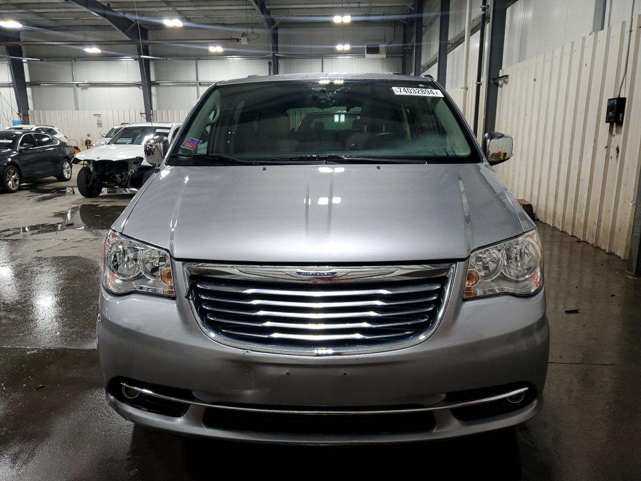 2014 Chrysler Town & Country VIN 2C4RC1CG3ER168404 Copart auction photo, side / rear end damage thumbnail 5