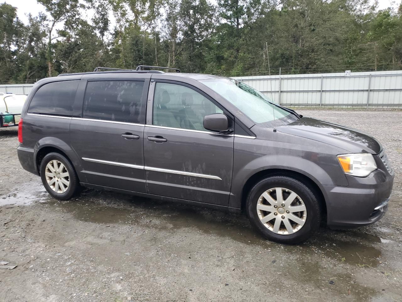 2015 Chrysler Town & Country VIN 2C4RC1BG9FR538497 Copart auction photo, top/roof damage thumbnail 4