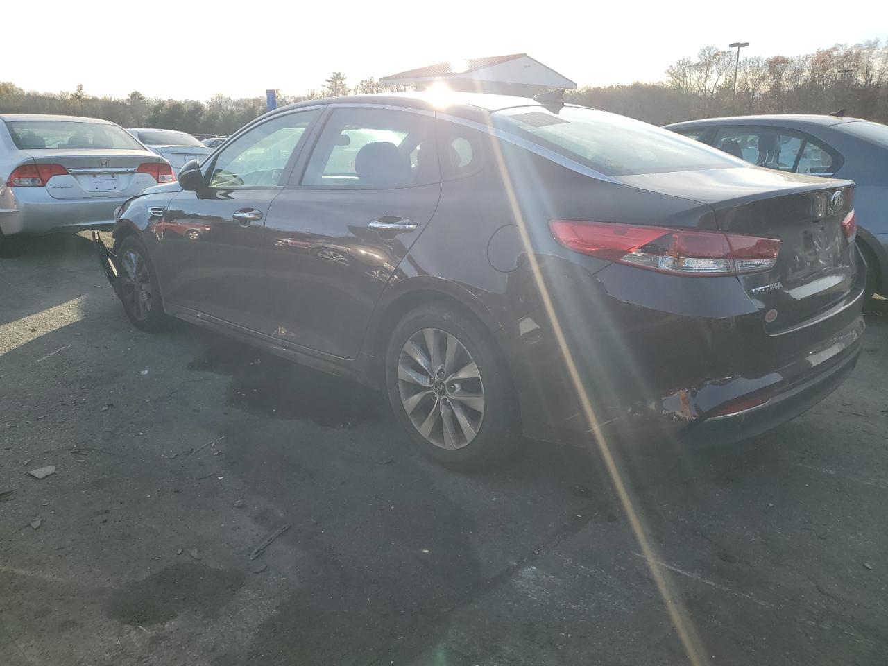 2018 KIA Optima VIN 5XXGT4L32JG253176 Copart auction photo, front end / minor dent/scratches damage thumbnail 2
