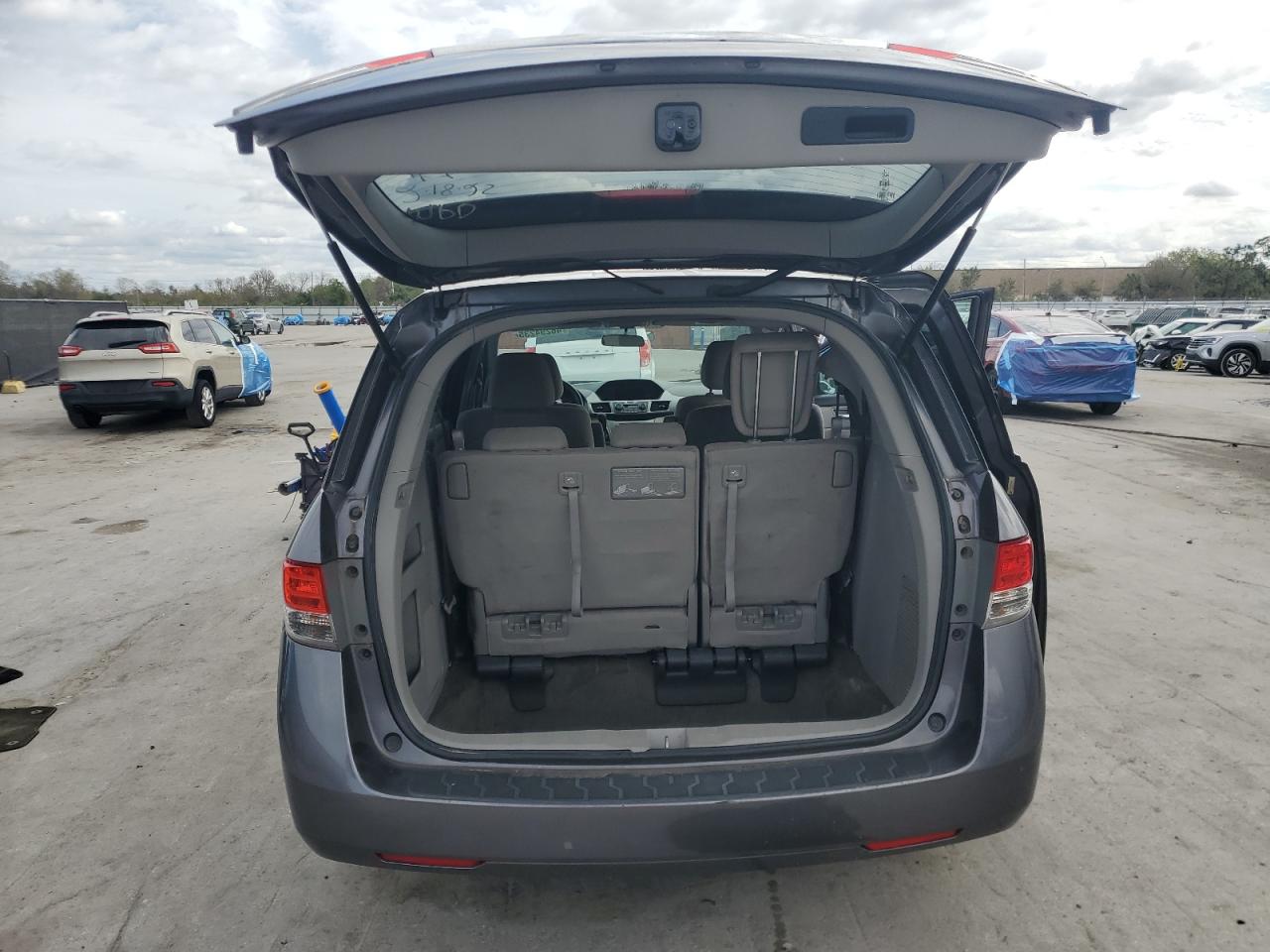 2015 Honda Odyssey VIN 5FNRL5H26FB009698 Copart auction photo, front end / side damage thumbnail 6