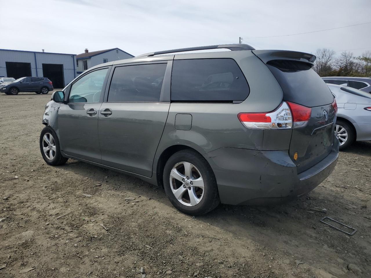 2012 Toyota Sienna VIN 5TDKK3DC4CS192257 Copart auction photo, front end / minor dent/scratches damage thumbnail 2