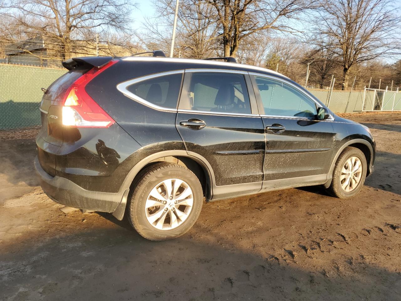 2013 Honda CR-V VIN 2HKRM4H78DH663250 Copart auction photo, undercarriage / minor dent/scratches damage thumbnail 3