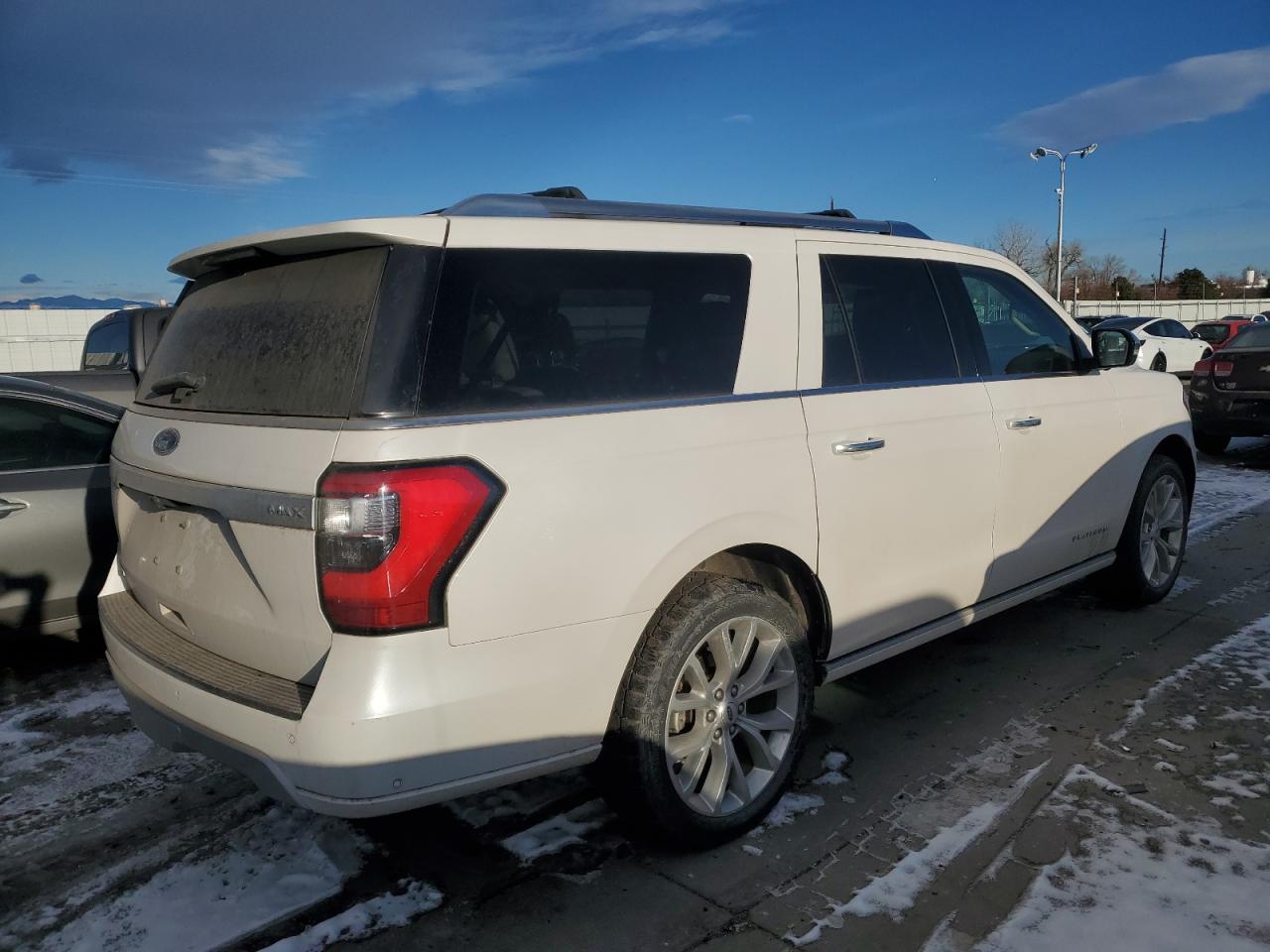 2019 Ford Expedition VIN 1FMJK1MT0KEA24924 Copart auction photo, hail damage thumbnail 3