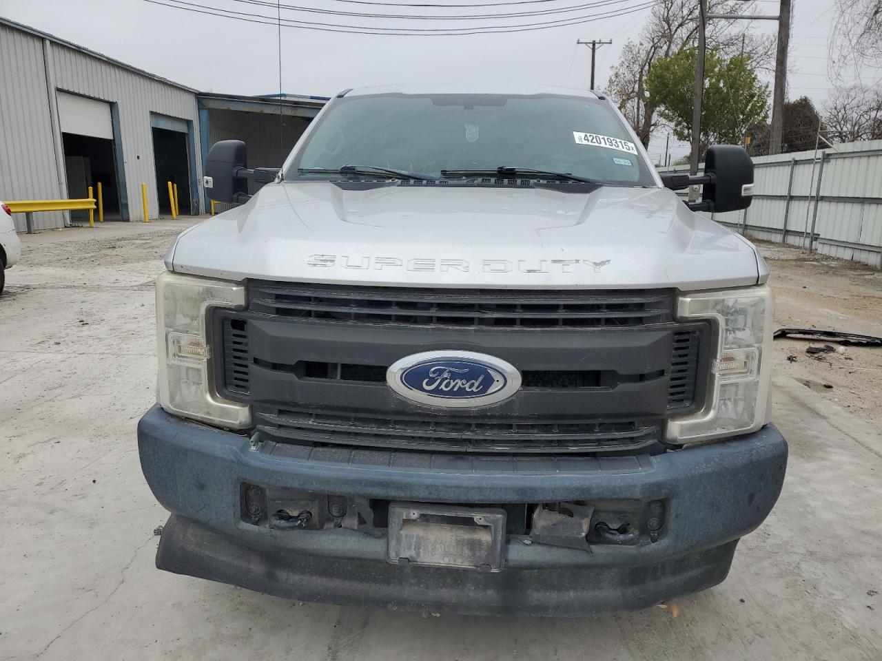 2017 Ford F250 VIN 1FT7W2B67HEE58014 Copart auction photo, minor dent/scratches damage thumbnail 5