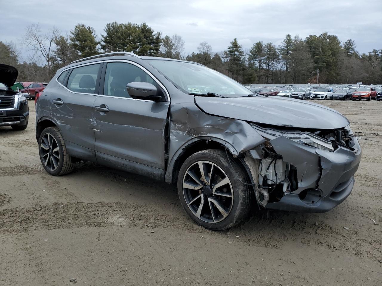 2017 Nissan Rogue VIN JN1BJ1CR5HW112407 Copart auction photo, front end / side damage thumbnail 4