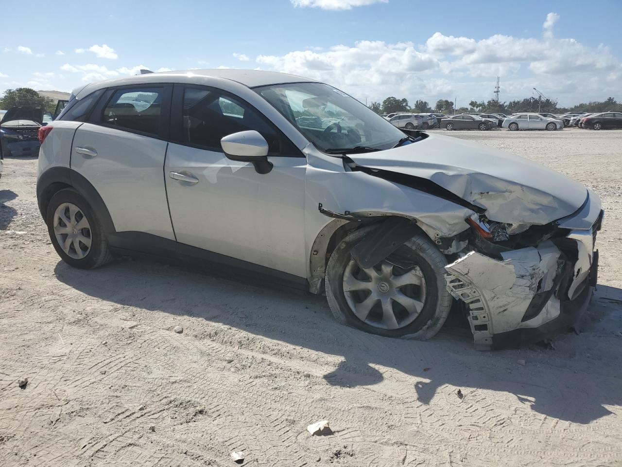 2016 Mazda CX-3 VIN JM1DKBB78G0106997 Copart auction photo, front end / minor dent/scratches damage thumbnail 4