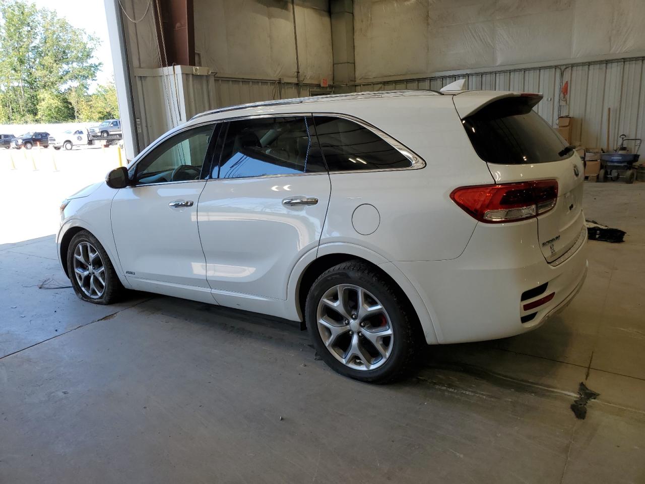2017 KIA Sorento VIN 5XYPKDA56HG274447 Copart auction photo, front end damage thumbnail 2