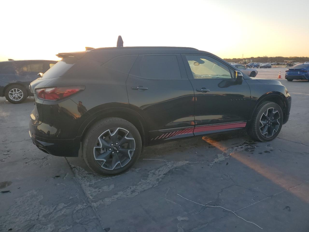 2021 Chevrolet Blazer VIN 3GNKBERS4MS523080 Copart auction photo, minor dent/scratches damage thumbnail 3