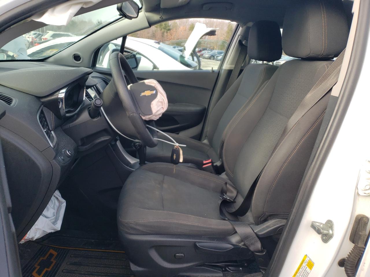 2019 Chevrolet Trax VIN 3GNCJNSB2KL217682 Copart auction photo, front end / minor dent/scratches damage thumbnail 7
