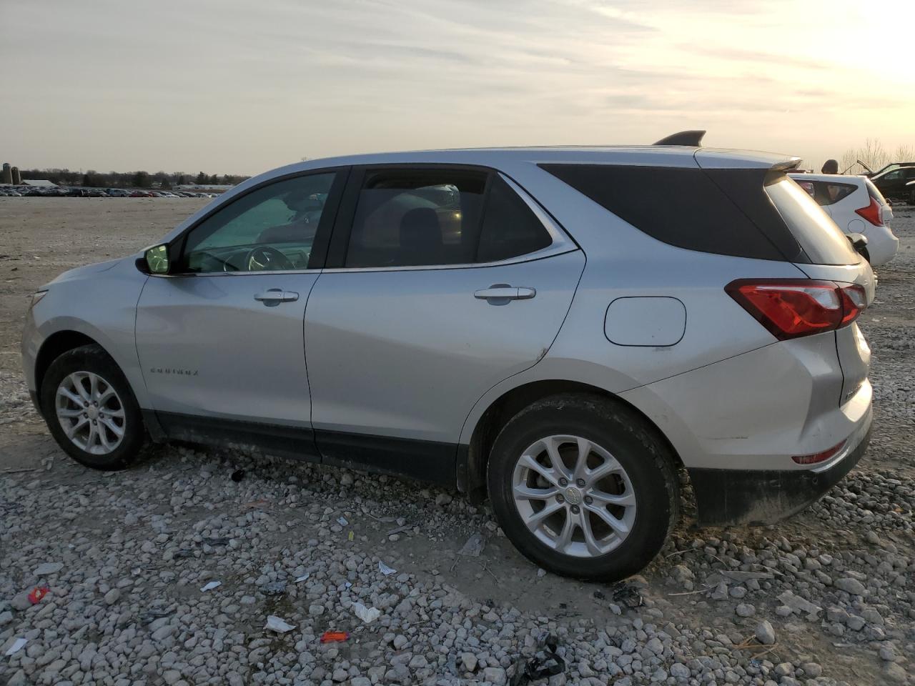 2020 Chevrolet Equinox VIN 3GNAXTEV6LL279118 Copart auction photo, side / rear end damage thumbnail 2