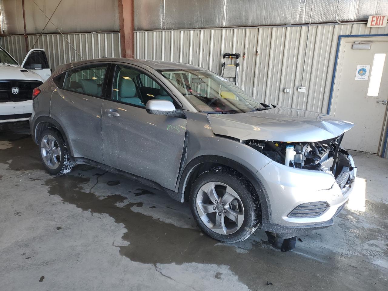 2019 Honda HR-V VIN 3CZRU6H3XKG722081 Copart auction photo, front end damage thumbnail 4
