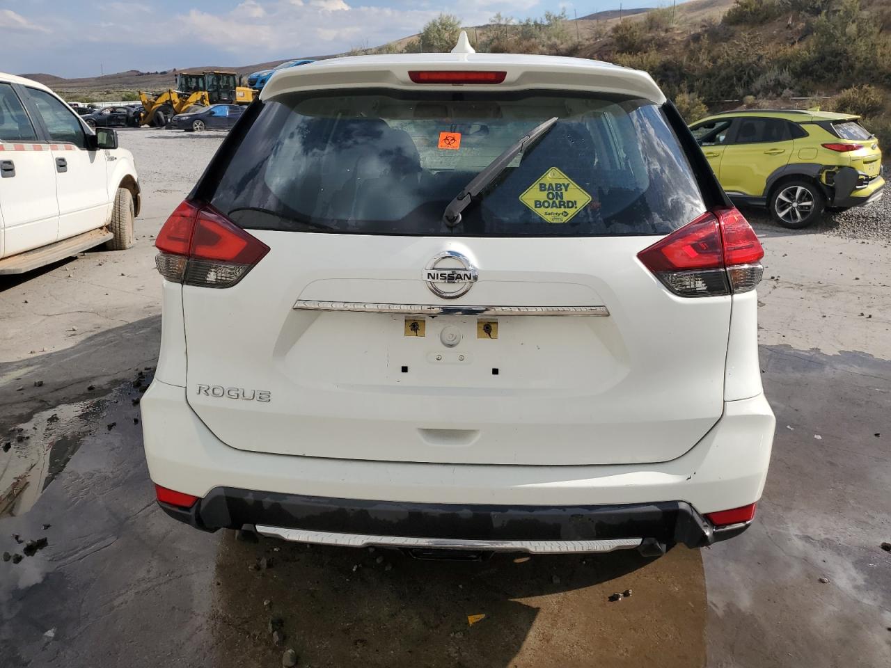 2017 Nissan Rogue VIN KNMAT2MTXHP533066 Copart auction photo, front end damage thumbnail 6