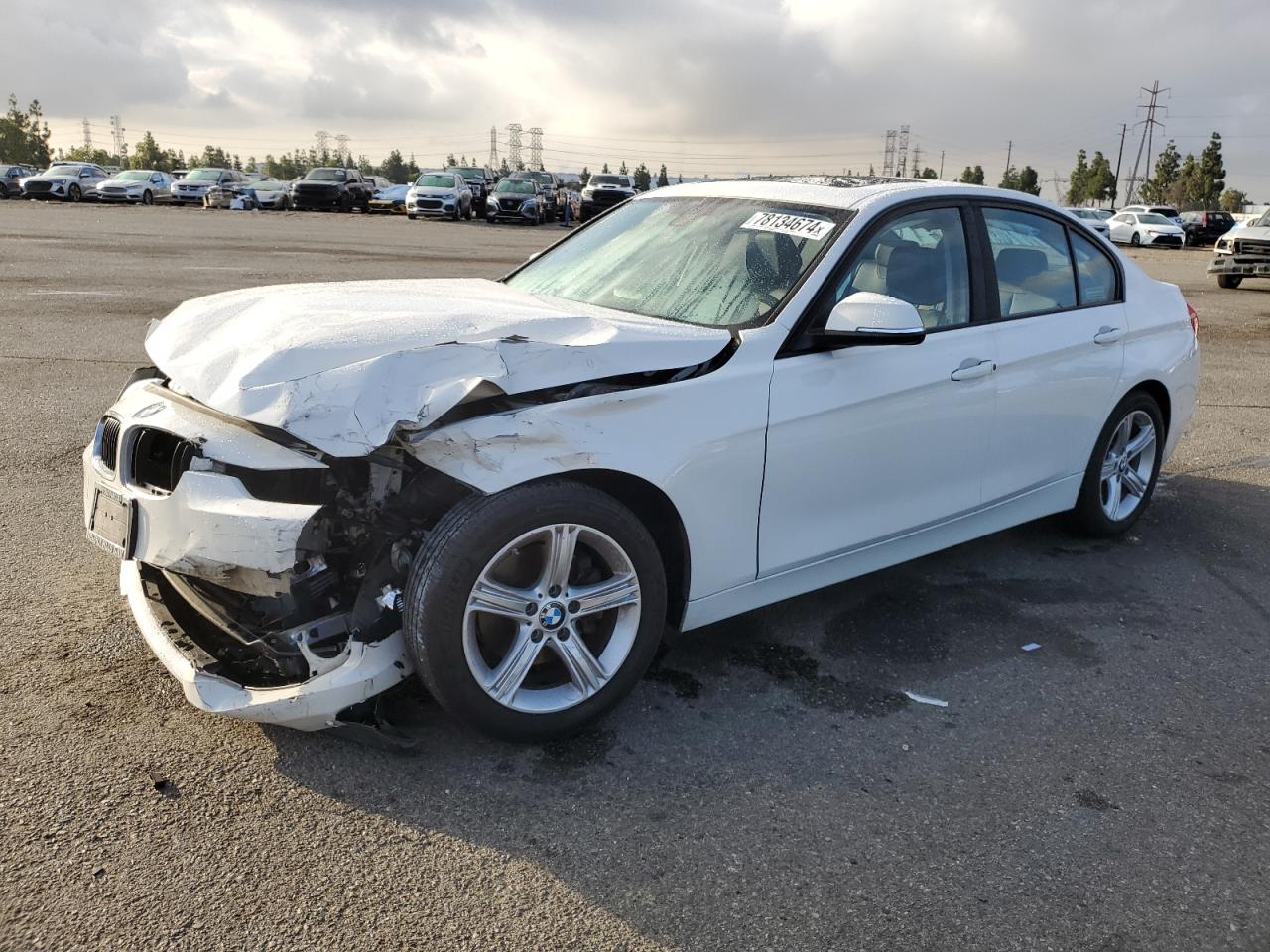 2014 BMW 3er VIN WBA3C1C57EK109064