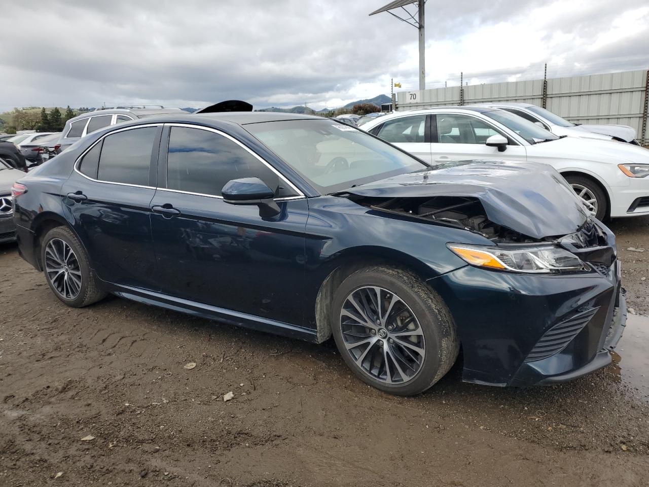 2018 Toyota Camry VIN 4T1B11HK4JU610054 Copart auction photo, front end damage thumbnail 4