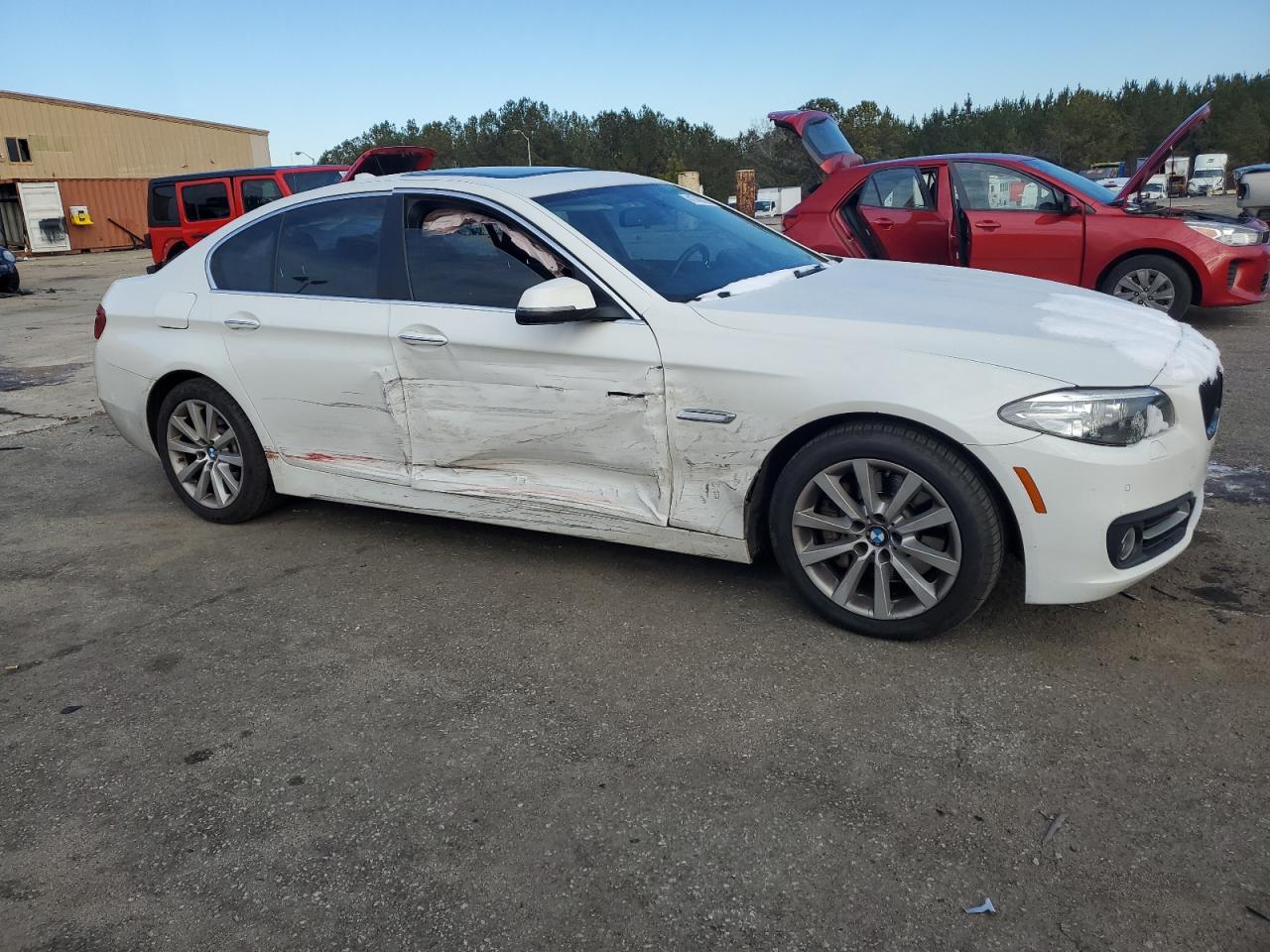2016 BMW 5er VIN WBA5B1C5XGG552312 Copart auction photo, side / front end damage thumbnail 4