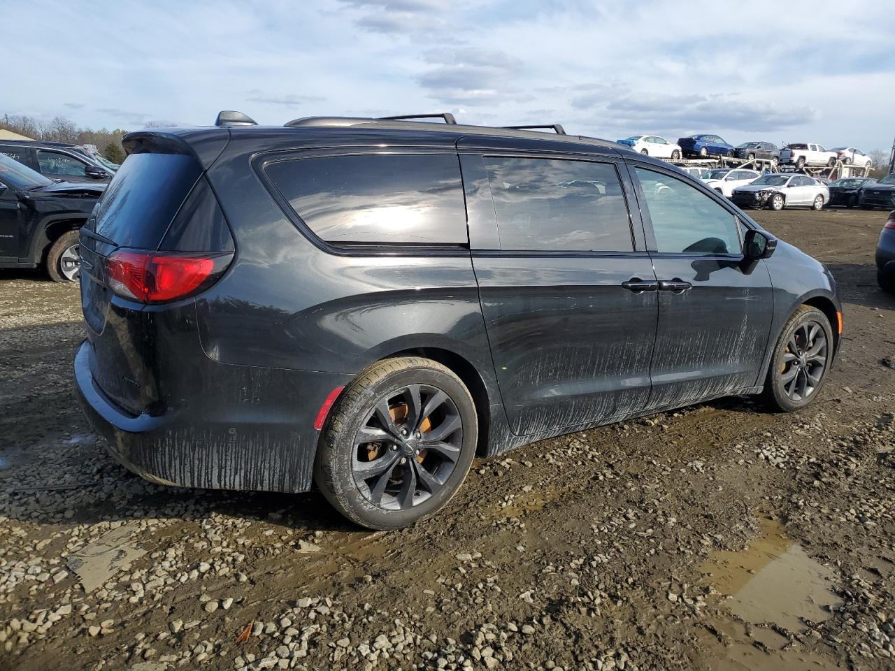 2020 Chrysler Pacifica VIN 2C4RC1GG4LR124449 Copart auction photo, side / minor dent/scratches damage thumbnail 3