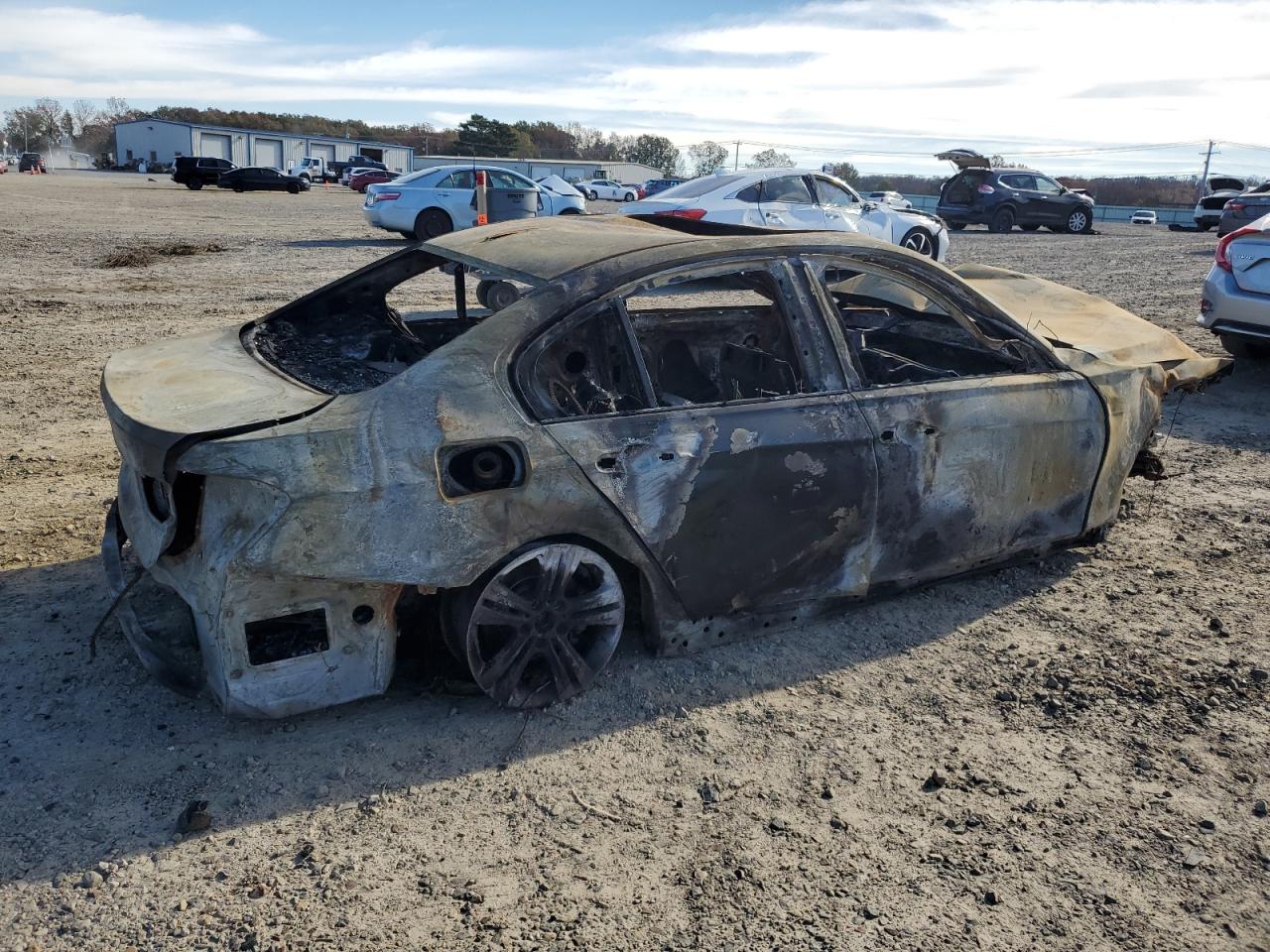 2016 BMW 3er VIN WBA8E9C55GK647960 Copart auction photo, burn damage thumbnail 3