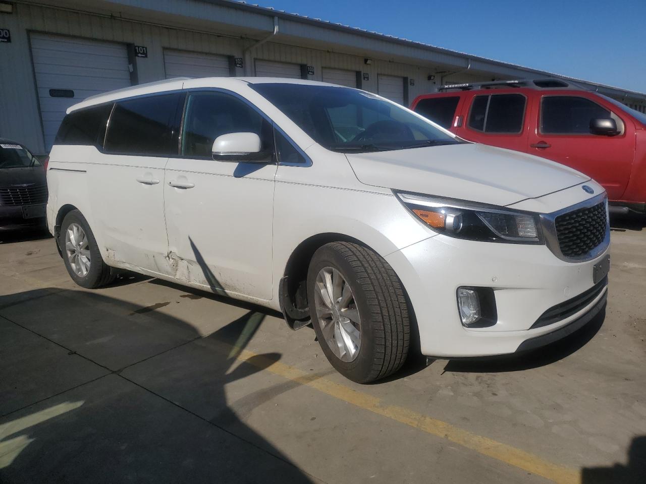 2017 KIA Sedona VIN KNDMC5C18H6334344 Copart auction photo, mechanical damage thumbnail 4