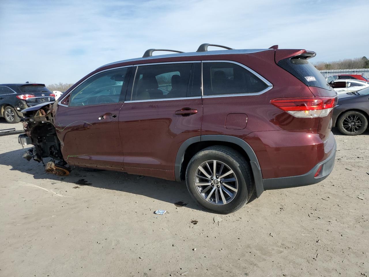 2017 Toyota Highlander VIN 5TDJZRFH5HS478595 Copart auction photo, undercarriage / front end damage thumbnail 2
