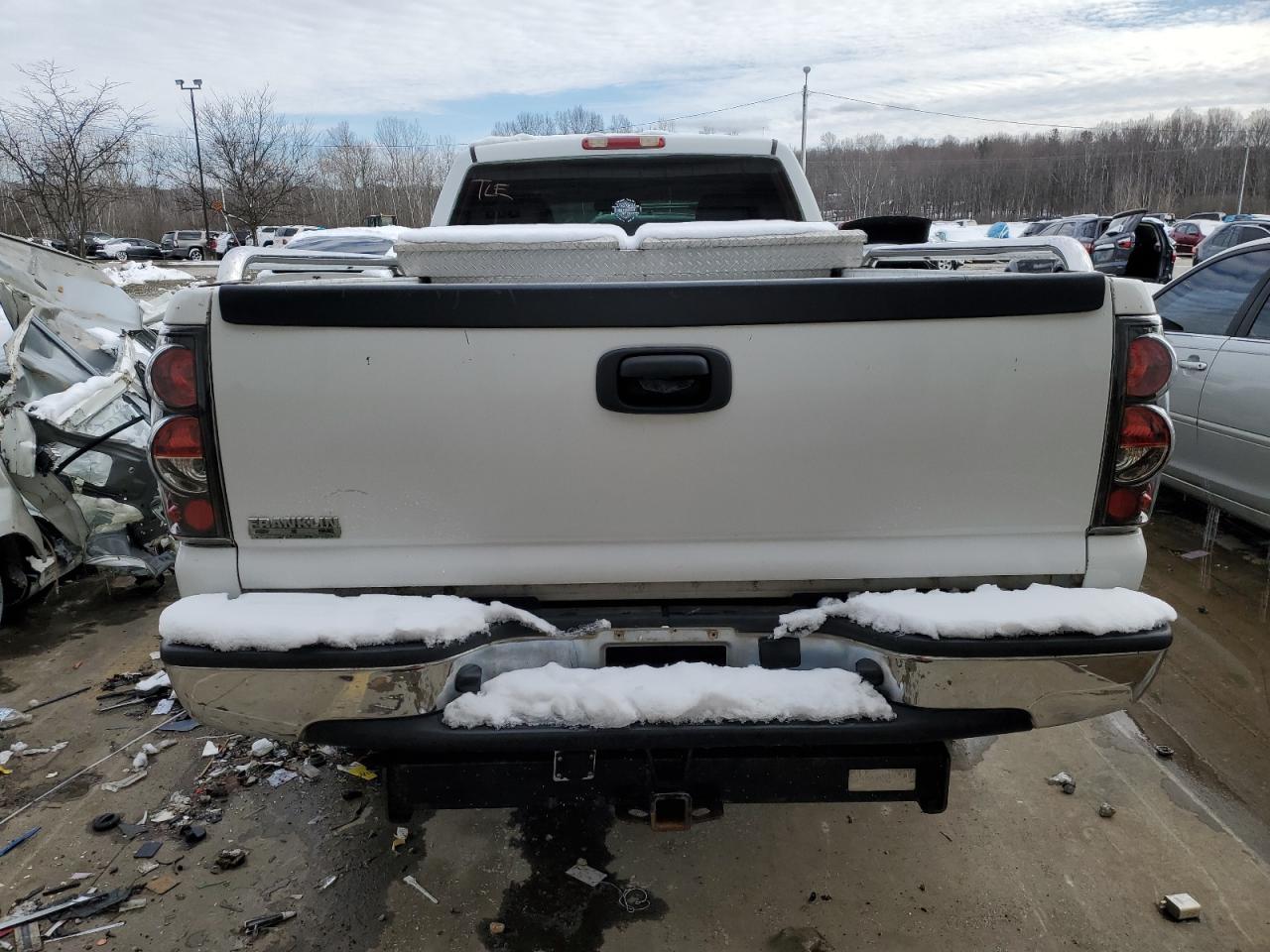 2006 Chevrolet Silverado VIN 1GCHK24U96E106433 Copart auction photo, front end damage thumbnail 6