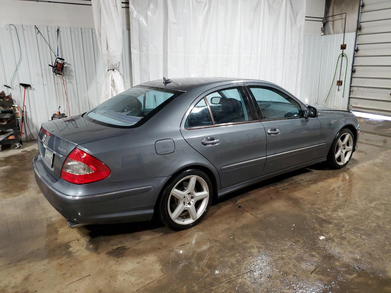2009 Mercedes-Benz E-klasse VIN WDBUF87X19B415684 Copart auction photo, front end damage thumbnail 3