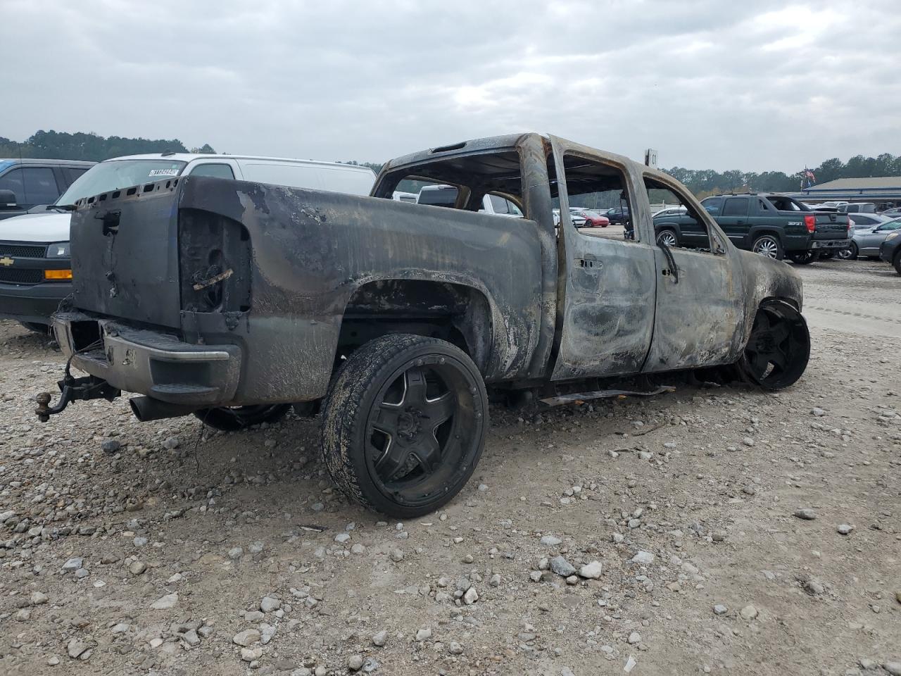 2011 Chevrolet Silverado VIN 3GCPCREA2BG134101 Copart auction photo, burn / all over damage thumbnail 3