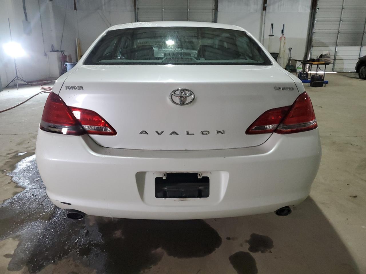 2005 Toyota Avalon VIN 4T1BK36B15U028687 Copart auction photo, mechanical / rear end damage thumbnail 6