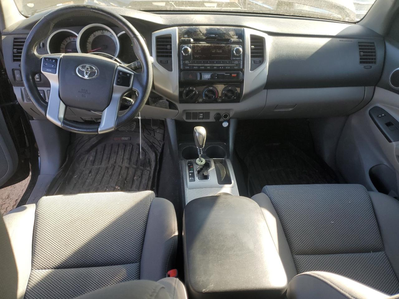 2012 Toyota Tacoma VIN 3TMJU4GN0CM137913 Copart auction photo, front end / minor dent/scratches damage thumbnail 8